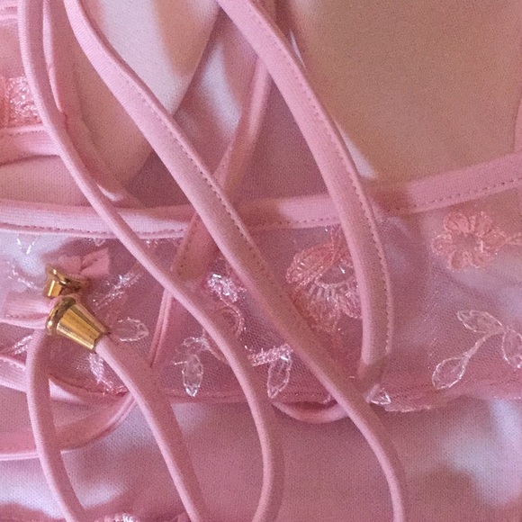 ❌DONATED❌Pink Crochet Lace Detailed Short Romper - Picture 8 of 10